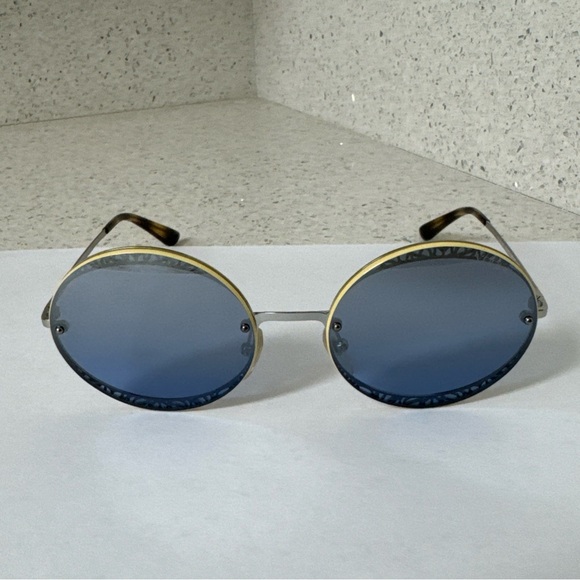 Vogue Blue Round sunglasses With Case main image 10